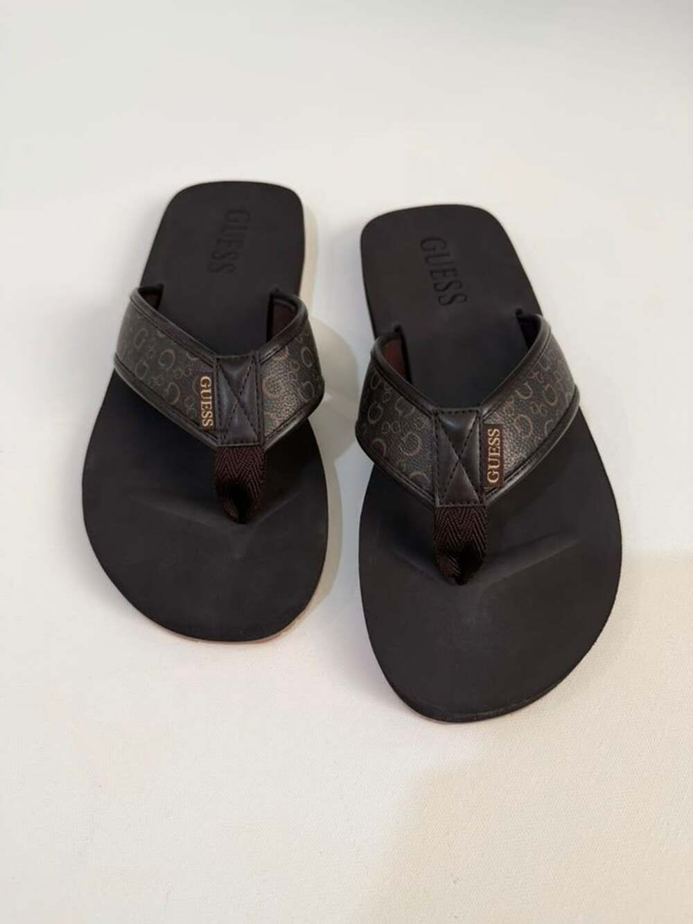 GUESS Men's Flip- Flop
Summer Sandals Brown Size 12